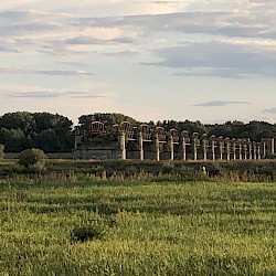 Im 2. Weltkrieg zerstörte Eisenbahnbrücke